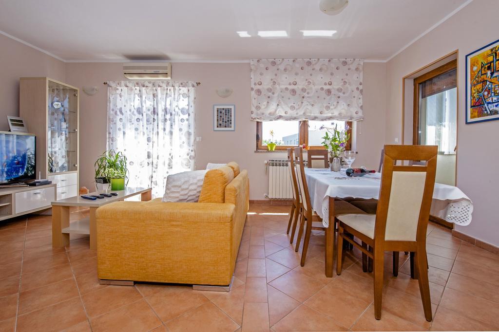 Apartments Karmen Rovinj Eksteriør billede