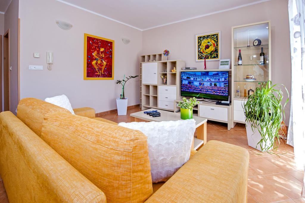 Apartments Karmen Rovinj Eksteriør billede
