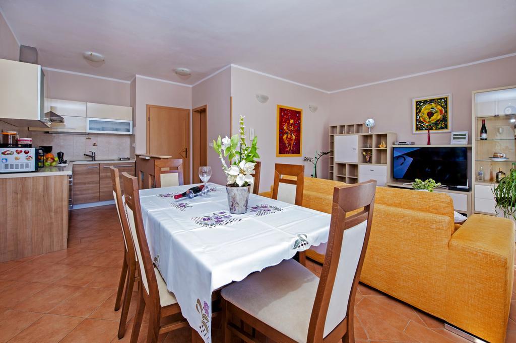 Apartments Karmen Rovinj Eksteriør billede
