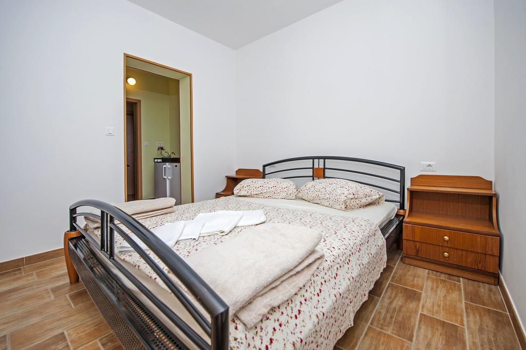 Apartments Karmen Rovinj Eksteriør billede