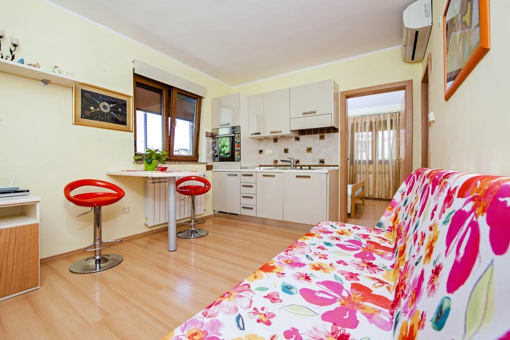 Apartments Karmen Rovinj Eksteriør billede