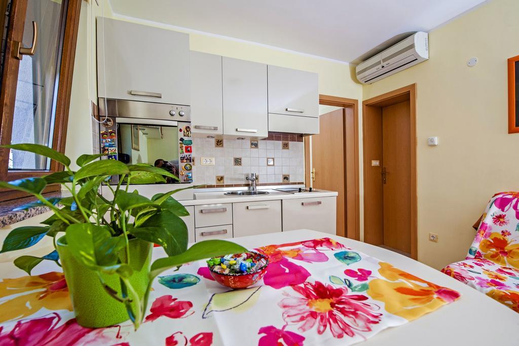 Apartments Karmen Rovinj Eksteriør billede